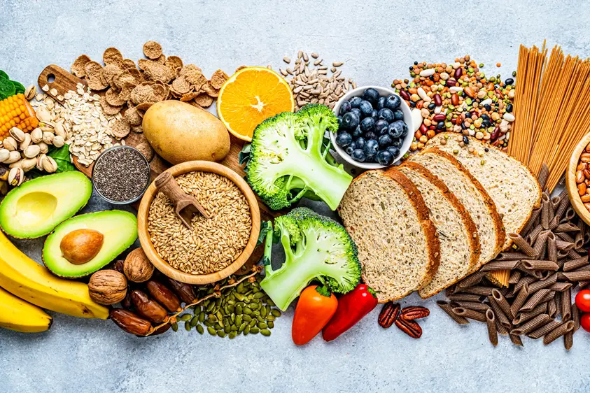 فیبر غذایی چیست؟ فواید، منابع و نقش آن در یک رژیم غذایی سالم